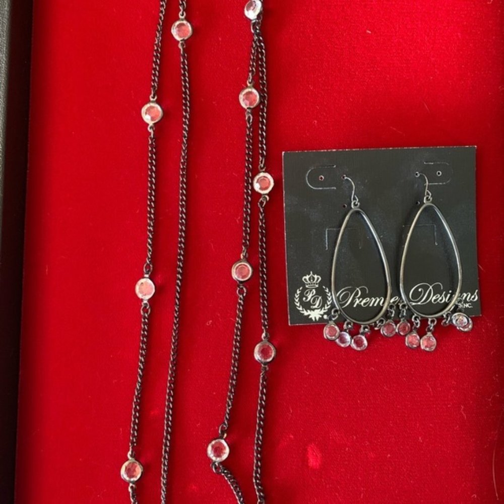 Necklace + earrings